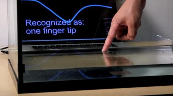 Touche：范围触摸技术，可分别触、捏、握，迪斯尼神奇的触摸技术。