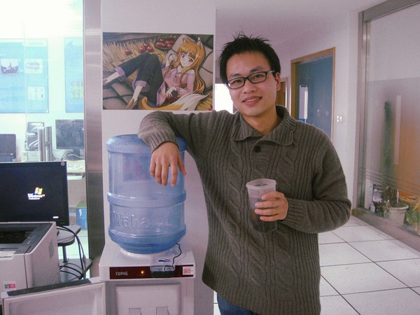 浙大实验室现最萌饮水机 揭开“饮水机娘”的神秘面纱
