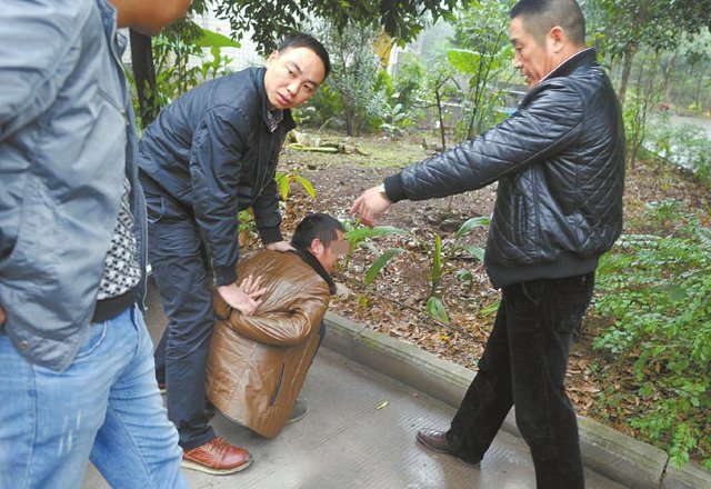 11月22日，专案组民警在宜宾市将犯罪嫌疑人聂某抓获。