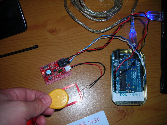 Hacking Arduino -- RFID Reader.